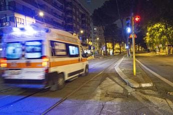 Galleria foto 'Roma, incidente in scooter sulla Colombo: morto 19enne' - foto 1