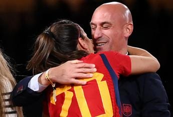 Galleria foto 'Rubiales non si dimette: “Bacio a Hermoso come a mia figlia”' - foto 1