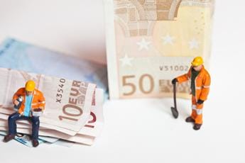 Galleria foto 'Salario minimo promosso dal Financial Times: “Funziona”' - foto 1