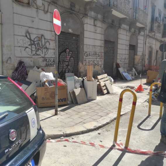 Taranto, sporcaccioni colti sul fatto e multati dalla polizia locale