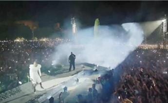 Travis Scott, sul palco del concerto al Circo Massimo di Roma anche Kanye West – Video