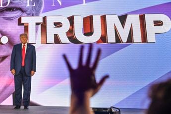 Trump: “Rischio 561 anni di carcere, è caccia alle streghe”