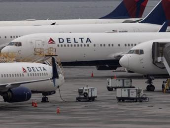 Galleria foto 'Turbolenza su volo Delta Milano-Atlanta, 11 persone in ospedale' - foto 1