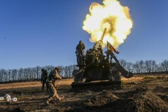 Galleria foto 'Ucraina-Russia, intercettato missile lanciato contro la Crimea' - foto 1