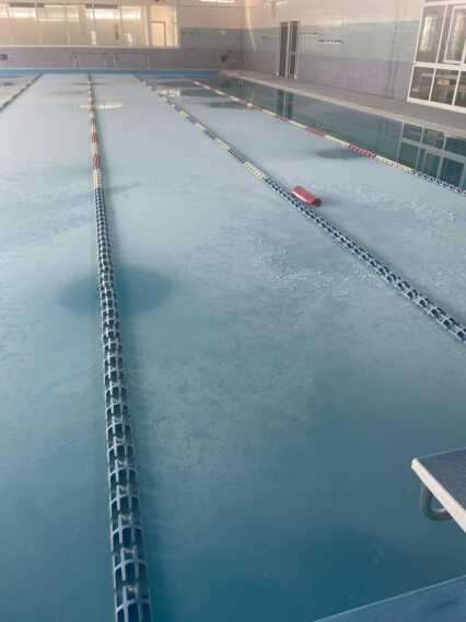 Brindisi, vetri ko e tentativo di furto: non c’è pace per la piscina