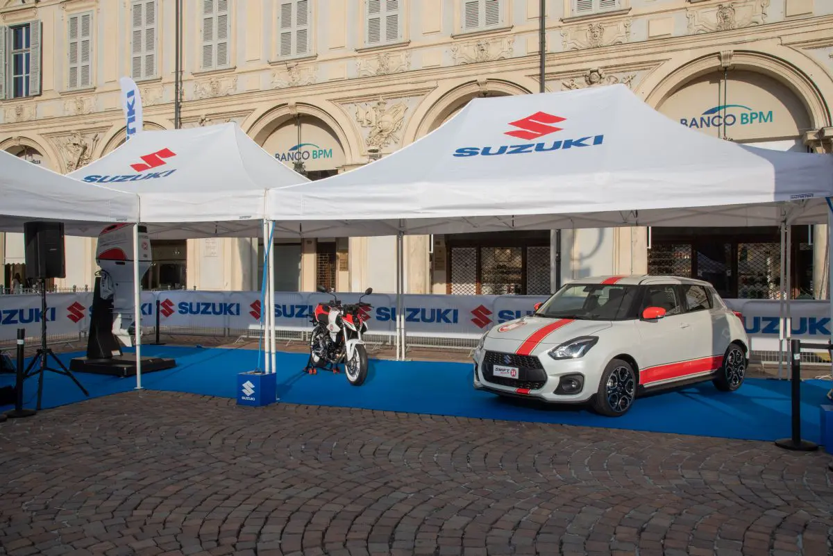 Suzuki presenta una livrea speciale per Swift, GSX-8S e DF200AP