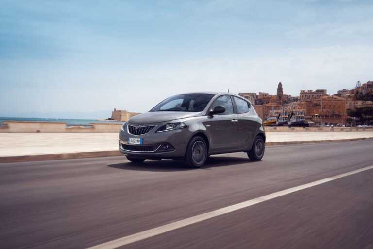 Nuova gamma Ypsilon, la city car di Lancia si rinnova