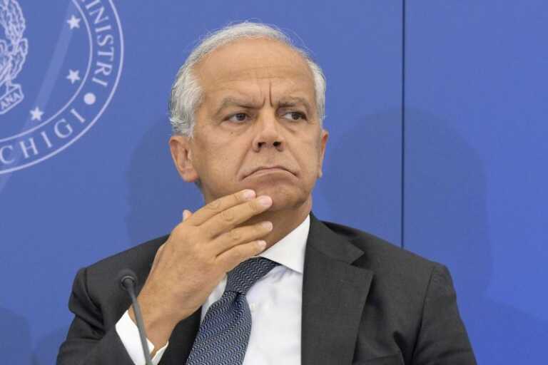 Migranti, colloquio tra Piantedosi e l’omologo francese Darmanin