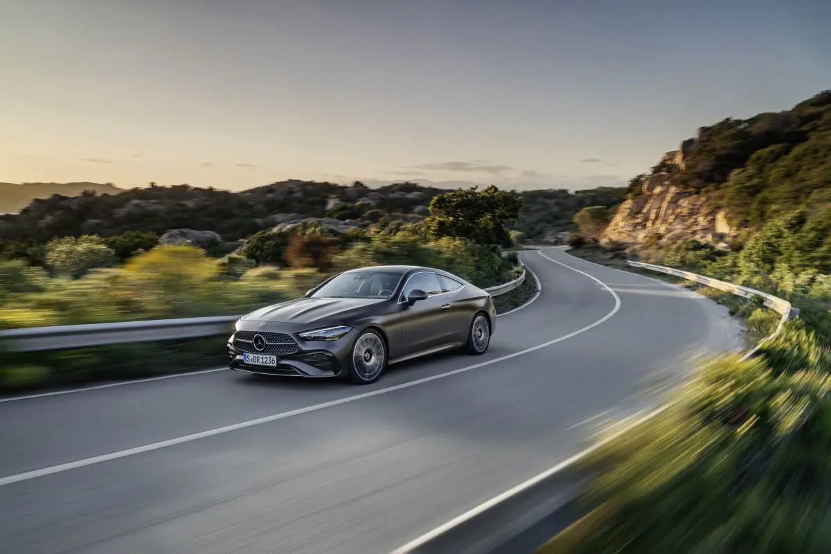 Nuova Mercedes-Benz CLE Coupè, 6 versioni e tre propulsori mild hybrid