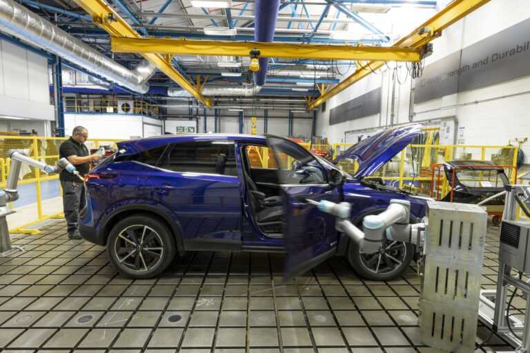 Nissan si prepara per vendite solo elettriche in Europa