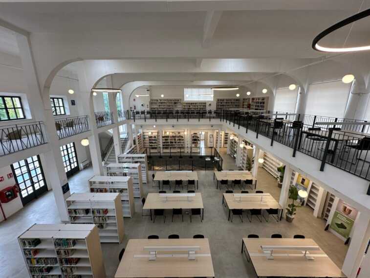 Galleria foto 'Da ex palestra dismessa a luogo di cultura: inaugurata la nuova Biblioteca di Area economica dell’UniFg' - foto 6