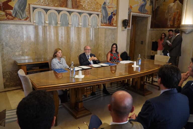All’Acquedotto pugliese un “finanziamento green” dalla Bei: 270 milioni per migliorare il servizio idrico – VIDEO
