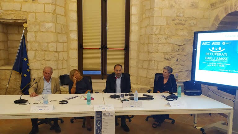 Galleria foto 'Un’antica nave greca nei mari di Taranto, Melucci: «Un viaggio nel tempo per rivivere le nostre origini»' - foto 9