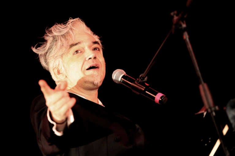 Morgan incanta il pubblico a Trani: full immersion nel passato e presente della musica con “Piano recital” – VIDEO