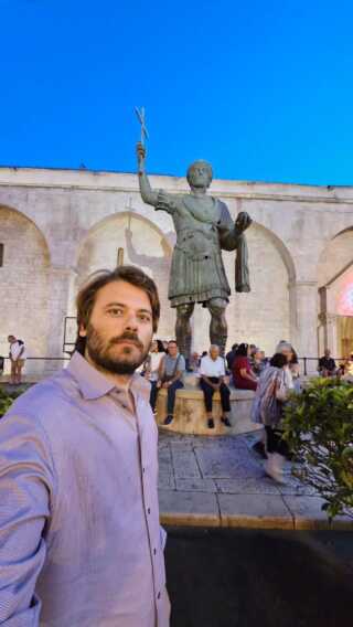 Galleria foto 'Il mio viaggio a… Castel del Monte, Pietro Armenti al maniero di Federico II e in giro per Barletta – VIDEO' - foto 2