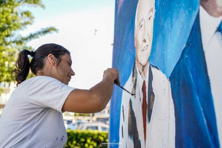 Divulgazione scientifica in tv, un murales a Valenzano celebra Piero e Alberto Angela