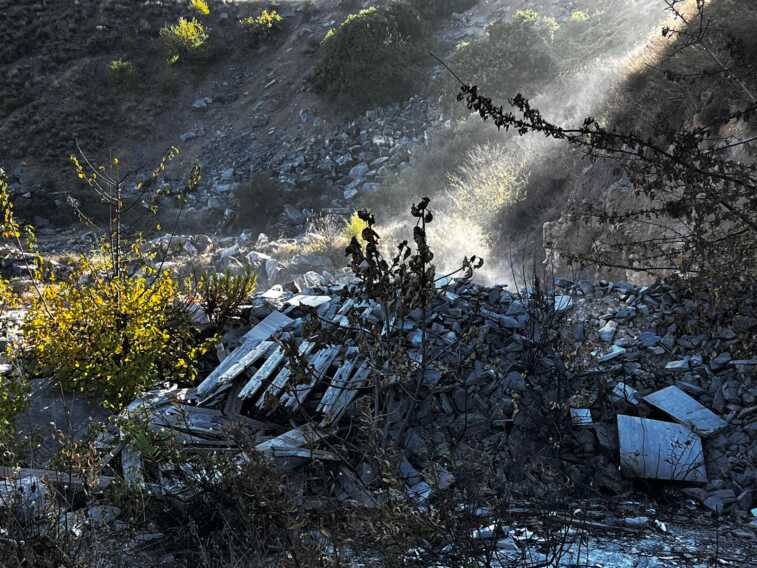 A Trani torna l’incubo della cava dei veleni: nuove emissioni di fumo nell’area di contrada Monachelle – VIDEO