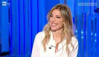 Domenica In, Mara Venier a Francesca Fagnani: “Quando ti sposi con Mentana”