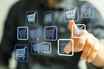 E-commerce,studio Ambrosetti-Amazon: “Se usato da tutte le imprese volano da 110 mld (+6% Pil)”