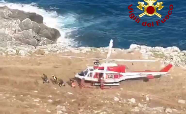 Malore per una turista olandese sulla scogliera a Santa Cesarea Terme: soccorsa in elicottero dai vigili del fuoco – VIDEO