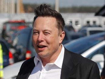 Elon Musk conferma esistenza nuovo figlio, si chiama Tau Techno Mechanicus Elon Musk conferma esistenza nuovo figlio, si chiama Tau Techno Mechanicus