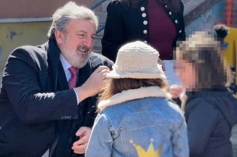 Prima campanella in Puglia, il messaggio di Emiliano: «Senza scuola non si realizzano i sogni»