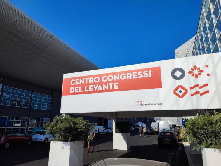 Fiera del Levante, tra piscine e merendine spunta Martina Stella. Da lunedì via a workshop e incontri