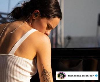 Francesca Michielin, stop al tour dopo intervento: “Dolori addominali insopportabili”