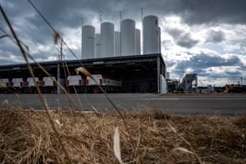 Fukushima, dal 5 ottobre secondo scarico in mare acqua radioattiva