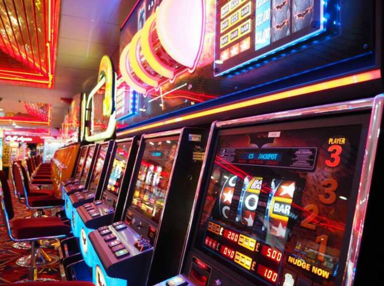 Gioco d’azzardo, in Basilicata famiglie in ginocchio: si spende uno stipendio al mese