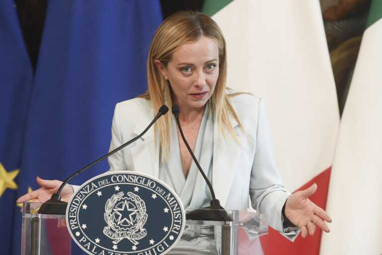 Tra scosse e barconi