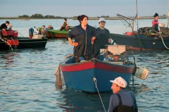 Granchio blu, perso il 50% della produzione di cozze e vongole