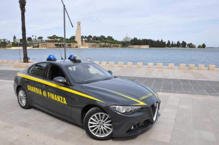 Brindisi, sequestrati 1.900 prodotti pericolosi durante la festa per i patroni. Segnalati per droga 4 giovani