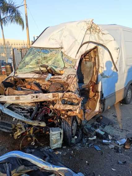 Galleria foto 'Violento scontro tra un’auto e un furgone sulla statale 275 a Scorrano: muore sul colpo un 63enne' - foto 1