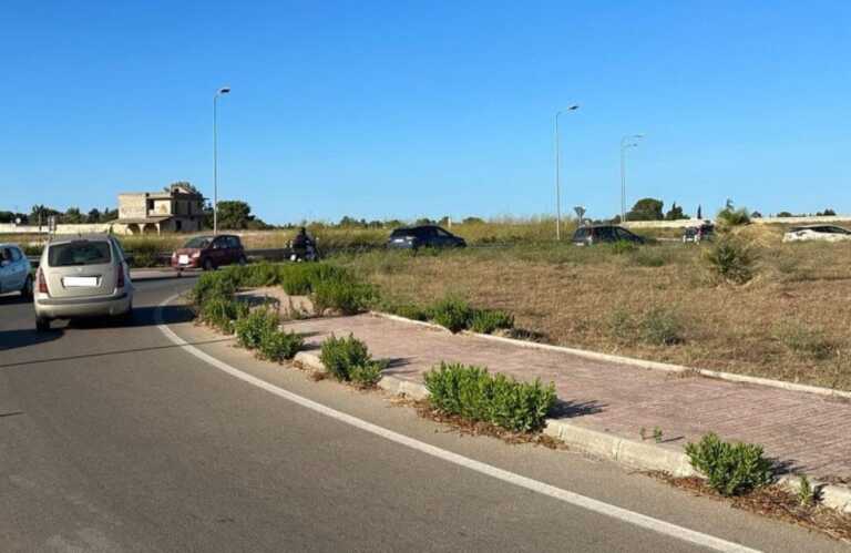 Lecce, auto contro il guardrail sulla provinciale 131: morto il 50enne alla guida. Ferito il passeggero