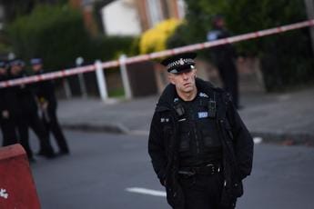 Londra, 15enne uccisa a coltellate: arrestato adolescente