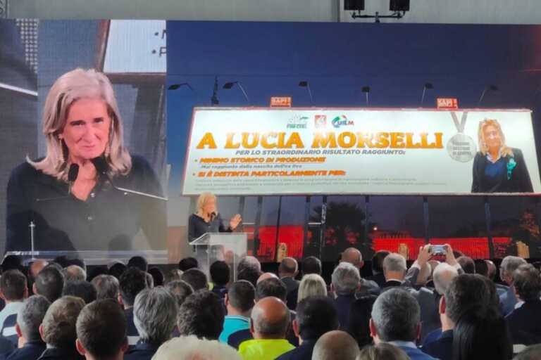 Ex Ilva, operai in sciopero e l’ad Morselli mostra a investitori e clienti il manifesto contro di lei