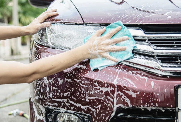 Lavoratori a nero negli autolavaggi leccesi: sanzioni per 135mila euro