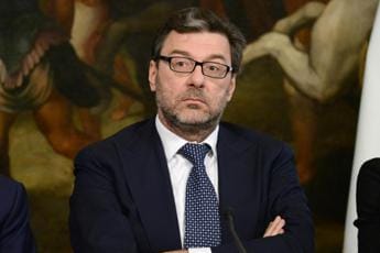 Manovra 2024, Giorgetti: “Con rialzo tassi 14 miliardi in meno”