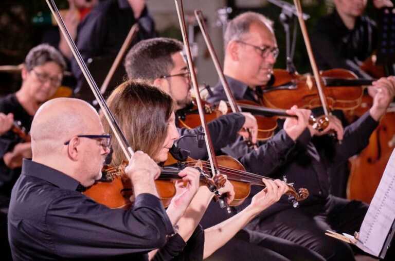 L’Orchestra della Città metropolitana in concerto nel carcere di Bari: «Le barriere non fermano la musica»