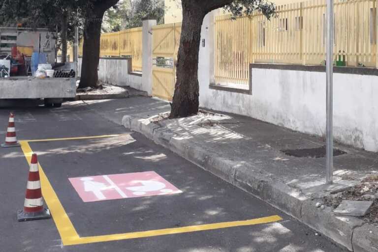 Lecce, via alla realizzazione di 60 “stalli rosa” per facilitare il parcheggio a donne incinta e con bimbi piccoli