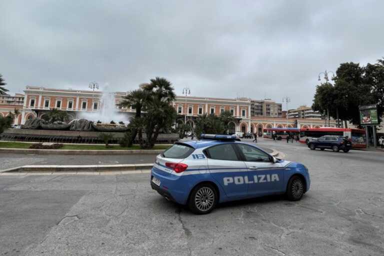 Bari, in piazza Moro con pasticche di Mdma e “spinelli” pronti per la vendita: arrestato un 37enne