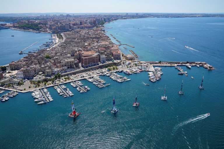Taranto pronta alla sfida dei catamarani volanti per il Rockwool Italy Sail Gran Prix:«Un test per i Giochi»