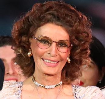 Sophia Loren, operata dopo caduta: “Ora sto meglio”