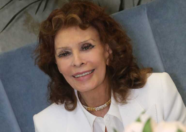Incidente domestico per Sophia Loren: operata dopo una caduta in casa. L’attrice non sarà a Bari