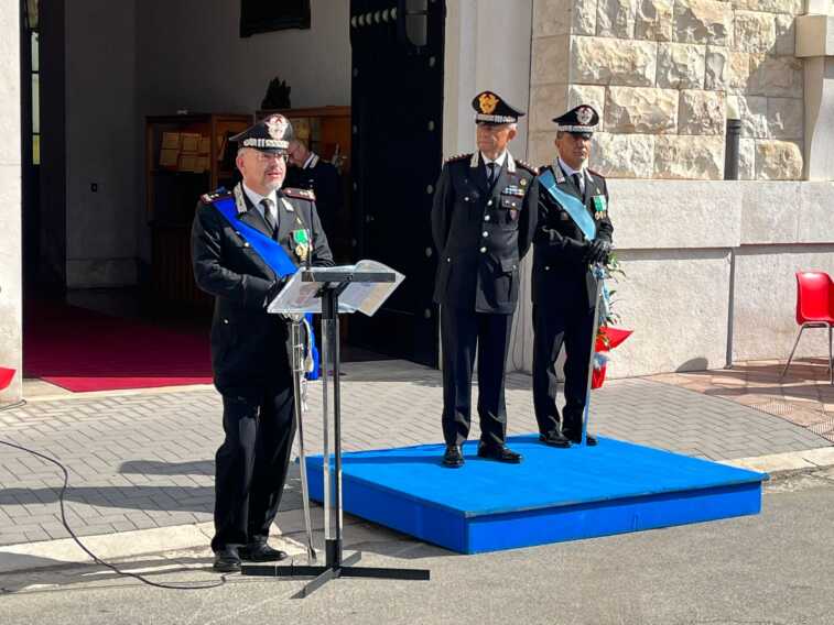 Galleria foto 'Legione carabinieri Puglia: dopo tre anni saluta Spagnol. Ubaldo Del Monaco è il nuovo comandante' - foto 1