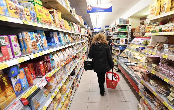 Prezzi record per zucchero e olio, Brindisi si conferma tra le città con i maggiori rincari