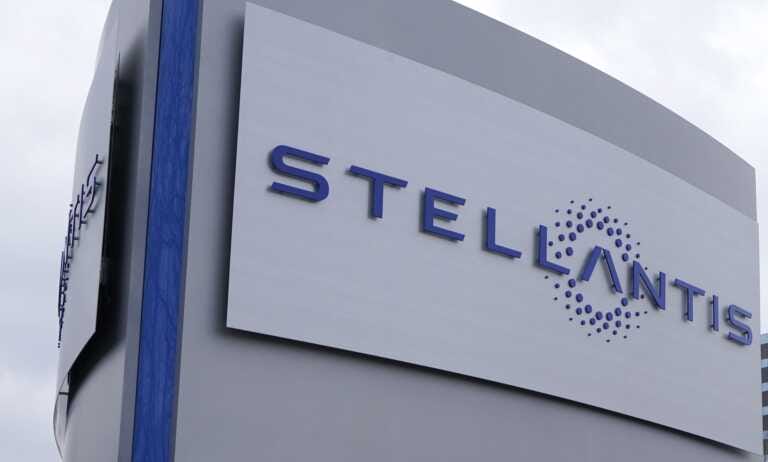Stellantis, Elkann lamenta l’ostilità e trascura il brand