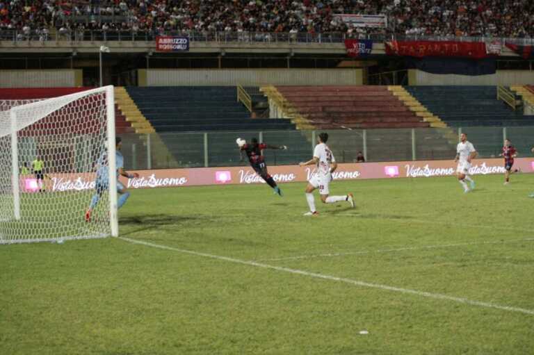 Il Taranto più forte del Foggia nel derby dello “Iacovone”: Antonini e Kanoute stendono i rossoneri