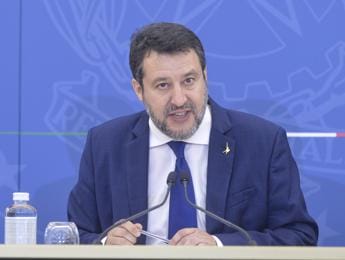 Traforo Monte Bianco, slittamento lavori: Salvini formalizza intesa con Francia